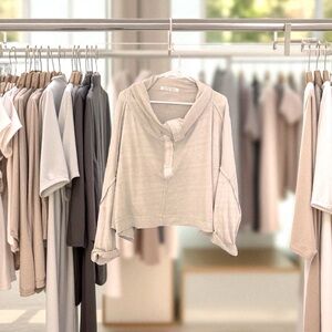 We The Free/Free People Oversized 100% Cotton Top Size XS. Beige/Tan Color